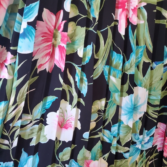 Alfred Dunner tropical print skirt - Picture 2 of 4